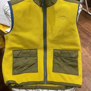 The North Face MENS XL Vest in MUSTARD and Olive